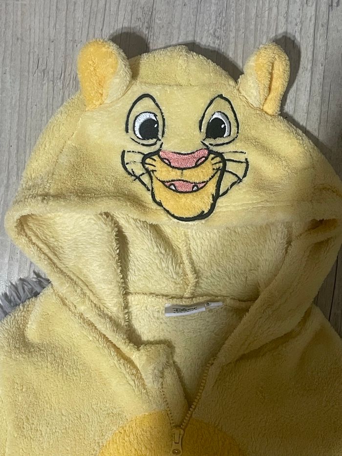 Combinaison pilou pilou avec capuche Simba Le roi lion - photo numéro 2