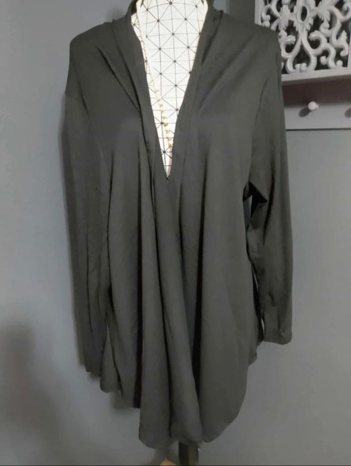 Cardigan Élégant Noir Femme Grande Taille 56 – Châle Polyvalent Léger à Manches Longues 🖤 - photo numéro 7