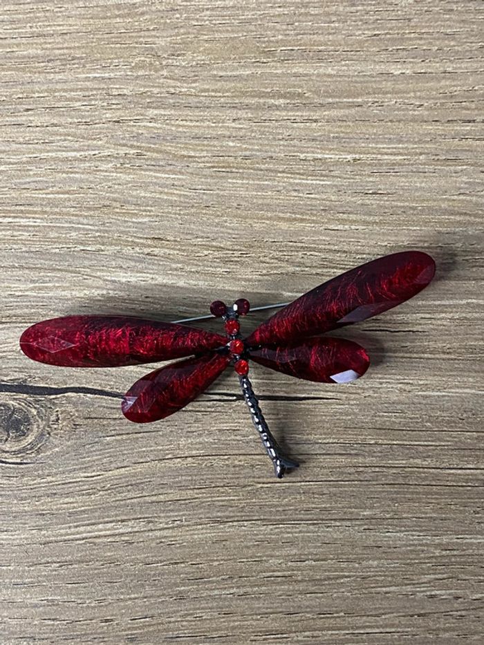 Broche libellule tendances