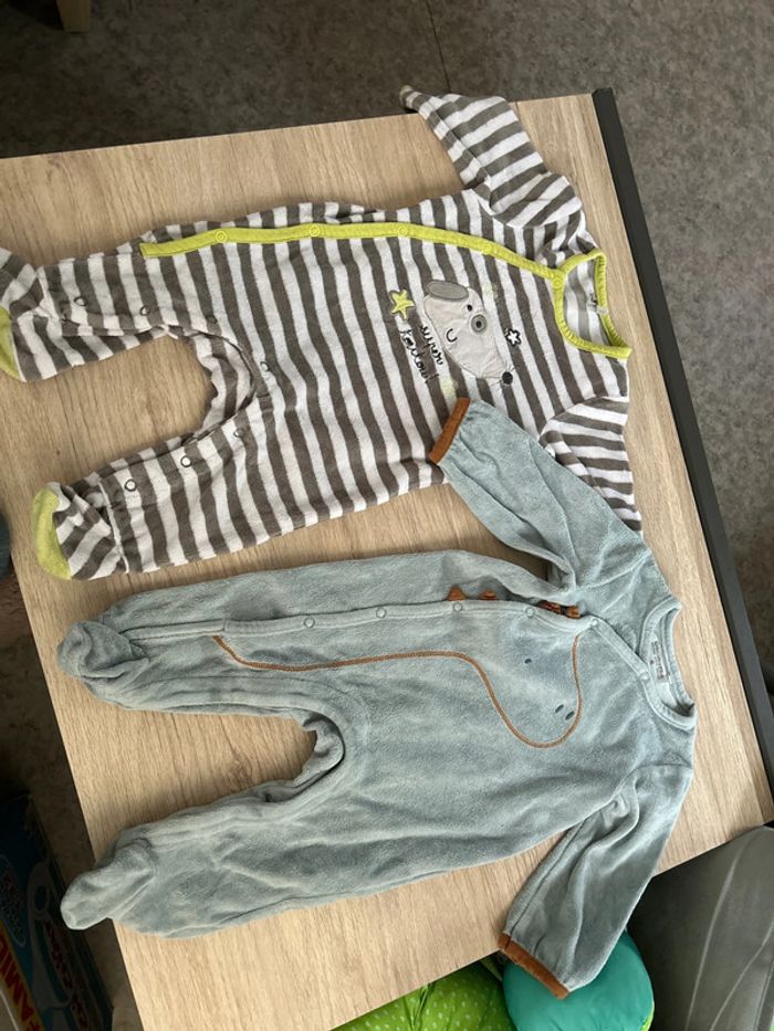 5 pyjamas