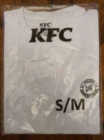 Neuf et Scellé T shirt  taille S/M demon slayer tanjiro x Kfc édition interdit par Kfc