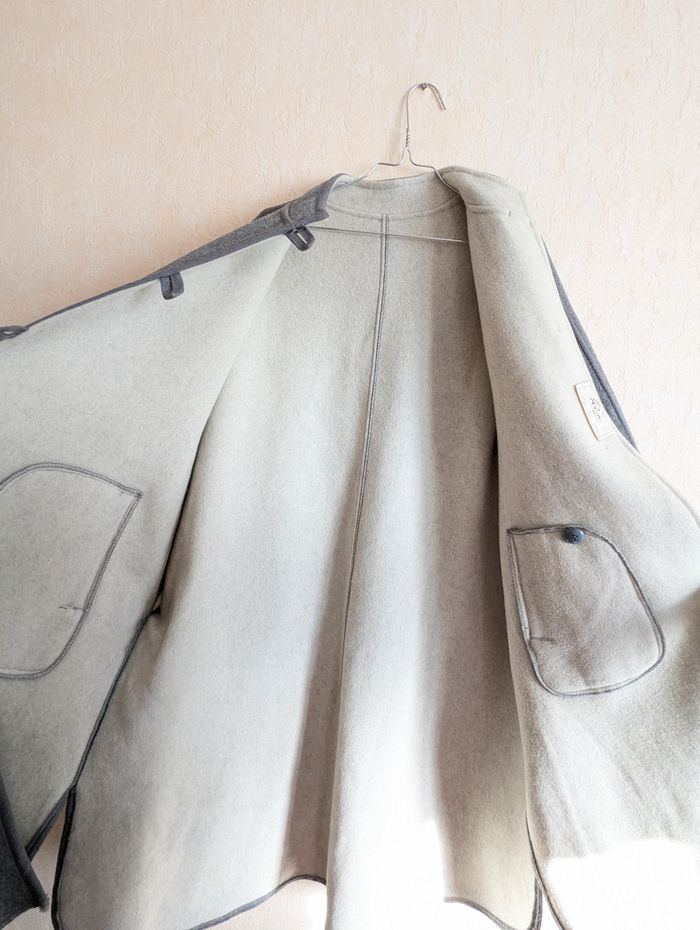 Cape en laine feutrée grise Roca Paris  – Made in France - photo numéro 6