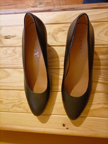 Escarpins en cuir noir Caprice - talon 5,5 cm - T39