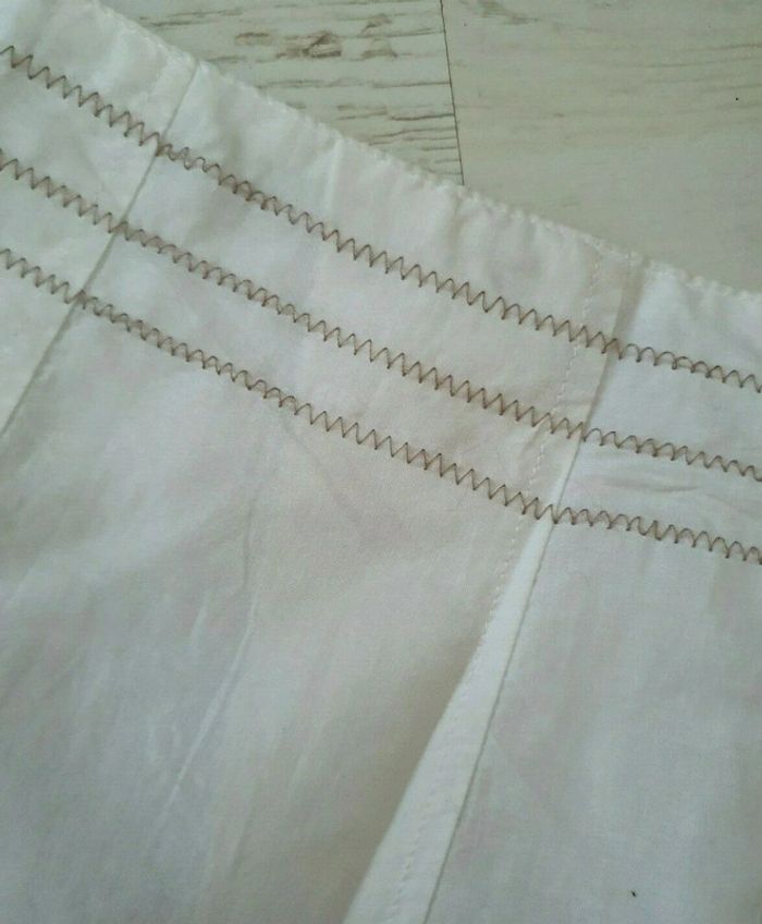 Belle jupe blanche, motifs floral beige et paillette T: 42 - photo numéro 4