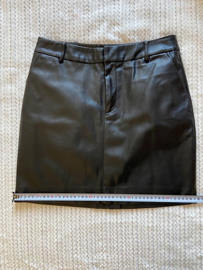 Jupe simili cuir / Taille 38 - photo numéro 7