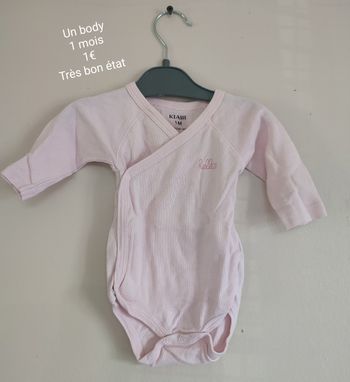 Body 1 mois fille