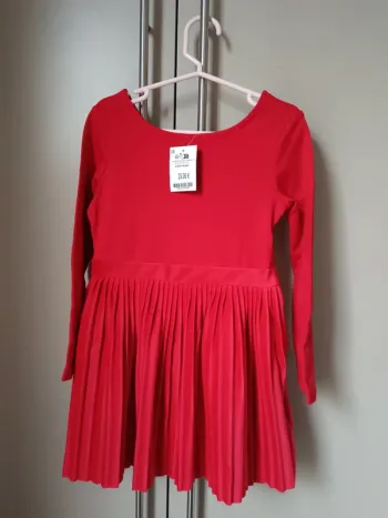 Robe Obaïbi rouge fête Noël 4 ans 104cm neuf