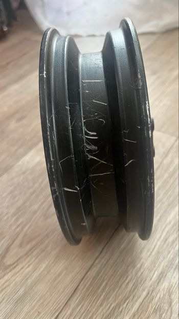 Roue de trottinette avec jante, disque et vis 🔧
