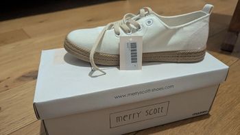 Chaussure en toile