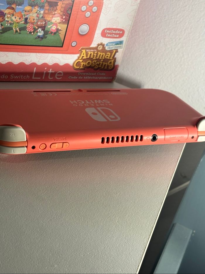 Nintendo switch lite corail animal crossing - photo numéro 3