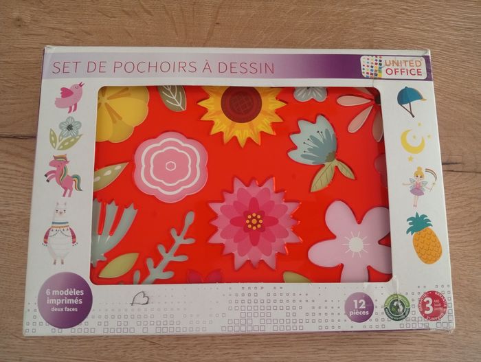 Set de pochoirs à dessin