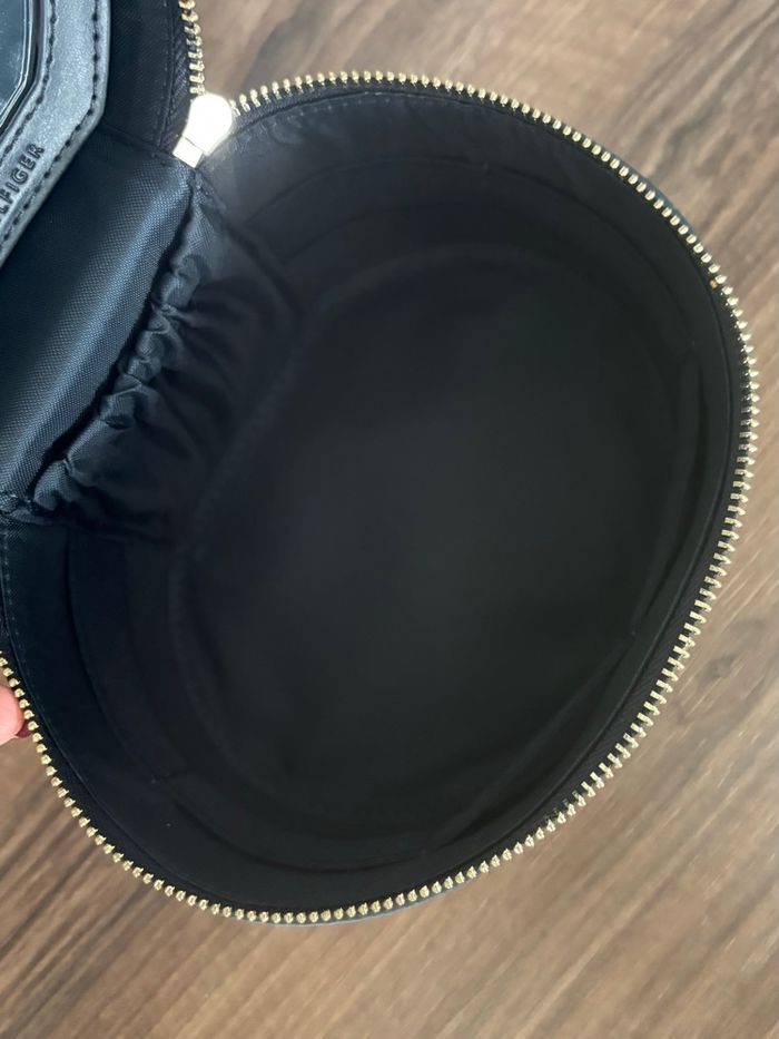 Trousse de toilette ou maquillage neuve marque Tommy Hilfiger - photo numéro 4