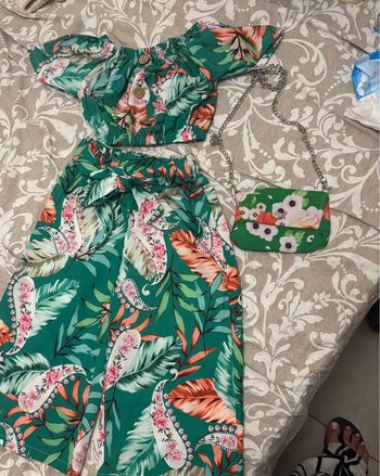 Ensemble fille 4 ans vert et son sac