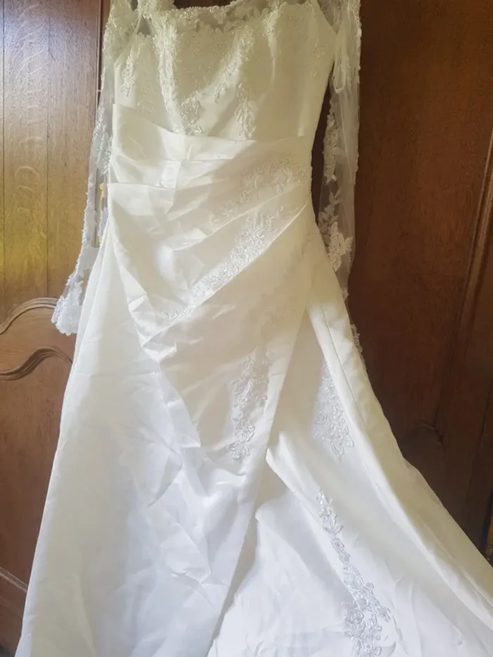 Robe de mariage blanche - photo numéro 4