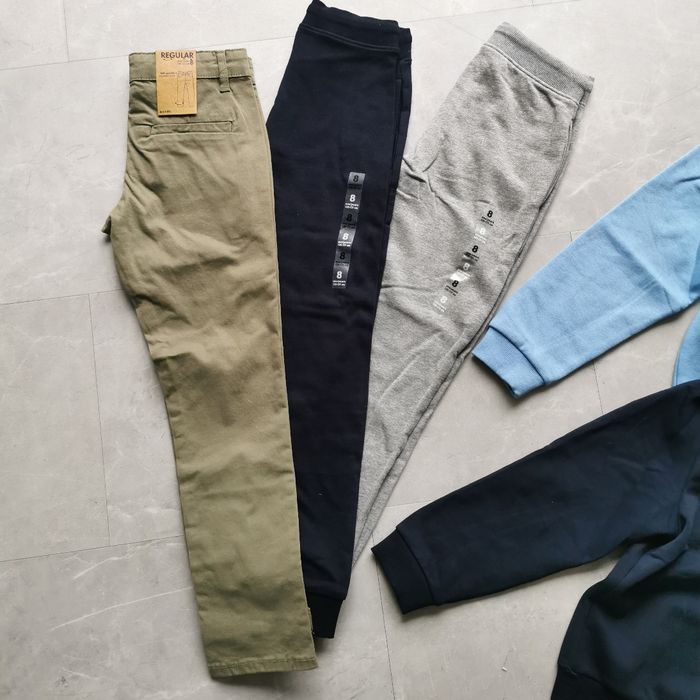 Lot de vêtements garçon 8 ans - PANTALONS PULL SWEAT - photo numéro 3