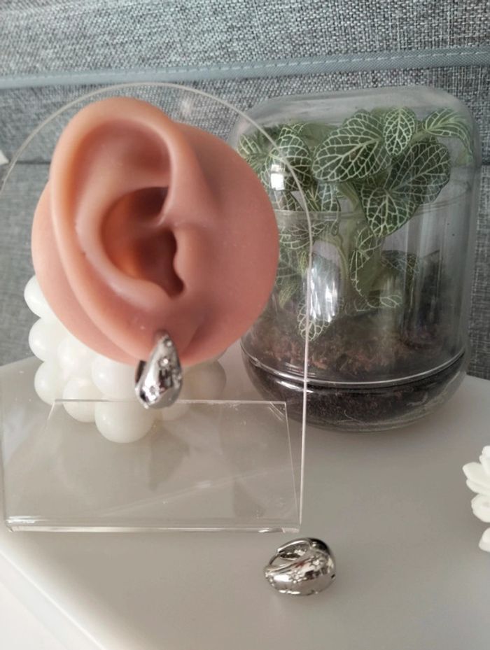 Petites créoles goutte fantaisie argentées étoiles en strass - photo numéro 7