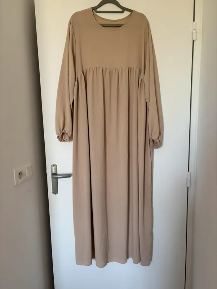 Abaya beige en jazz neuve
