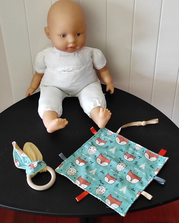 Lot doudous & hochet bébé mixte – Renard (moutarde/vert)