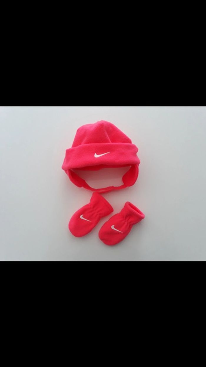Ensemble Bonnet + gants Neuf NIKE