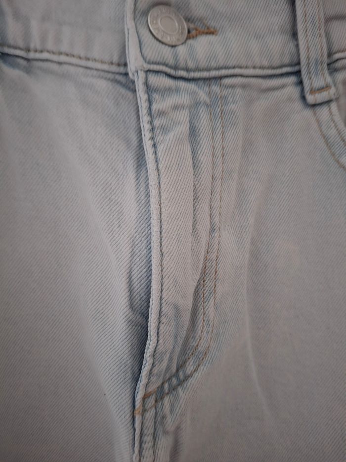 Jeans bleu clair cargo large réglable 12 ans H&M 
Très bon état - photo numéro 3