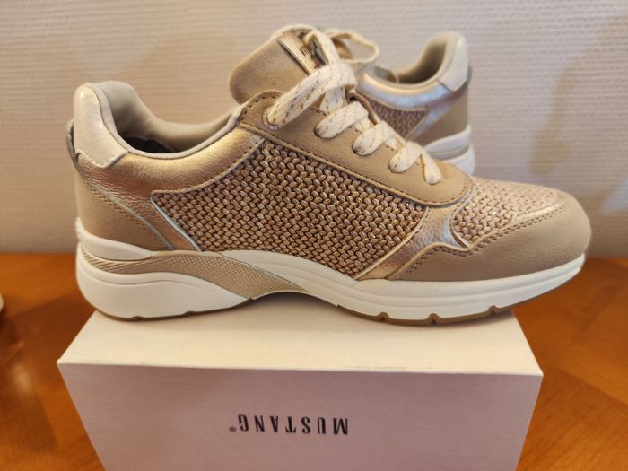 🎁neuf🎁Basket femme couleur crème taille 38Mustang 🎁 Envoye rapide aujourd'hui ou demain 🎁 - photo numéro 9