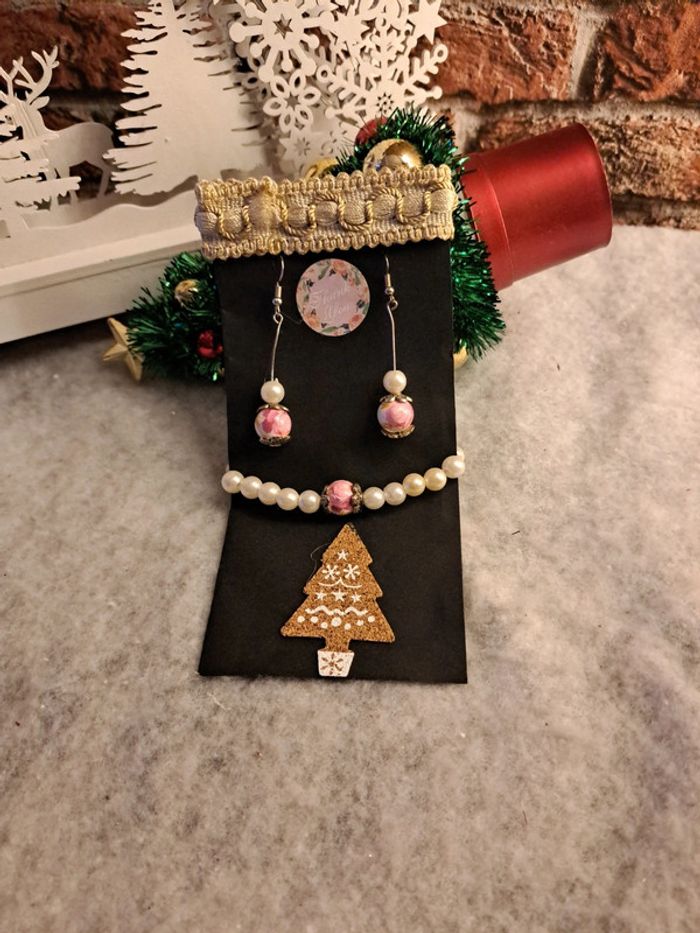 Boucles d'oreilles pendante avec bracelet rose et blanc