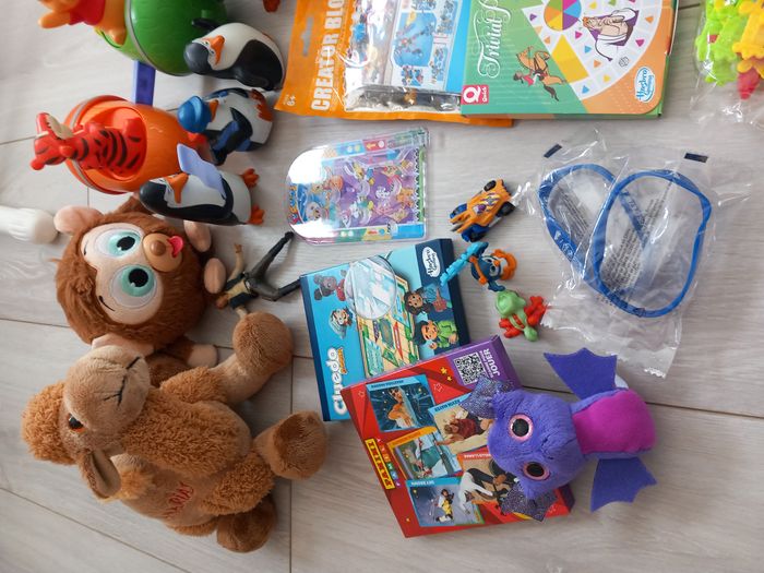Lot de jeux, jouets, peluches ..... - photo numéro 2
