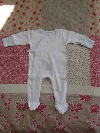 Pyjama coton rayé bleu clair et blanc 6 mois