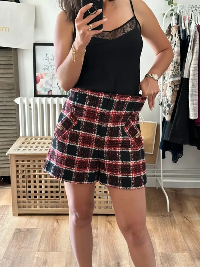 Short Maje noir rouge et blanc taille 40 - photo numéro 3
