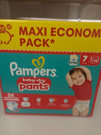 Couches Pampers pants taille 7 neuf 