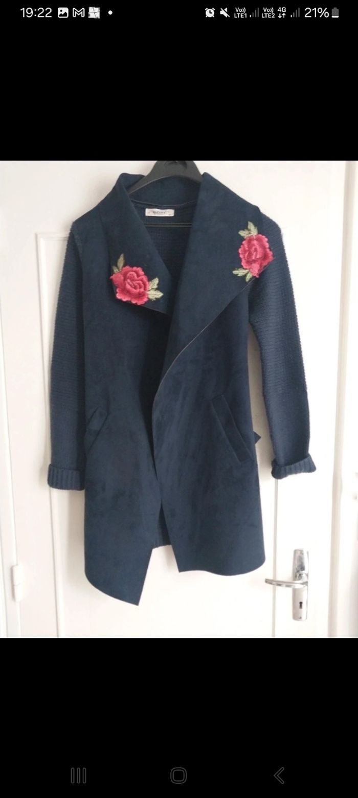 Jolie veste marine M - photo numéro 2