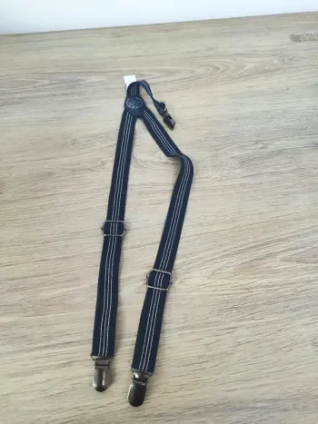 Bretelles navy IKKS taille 3 ans, très bon état,