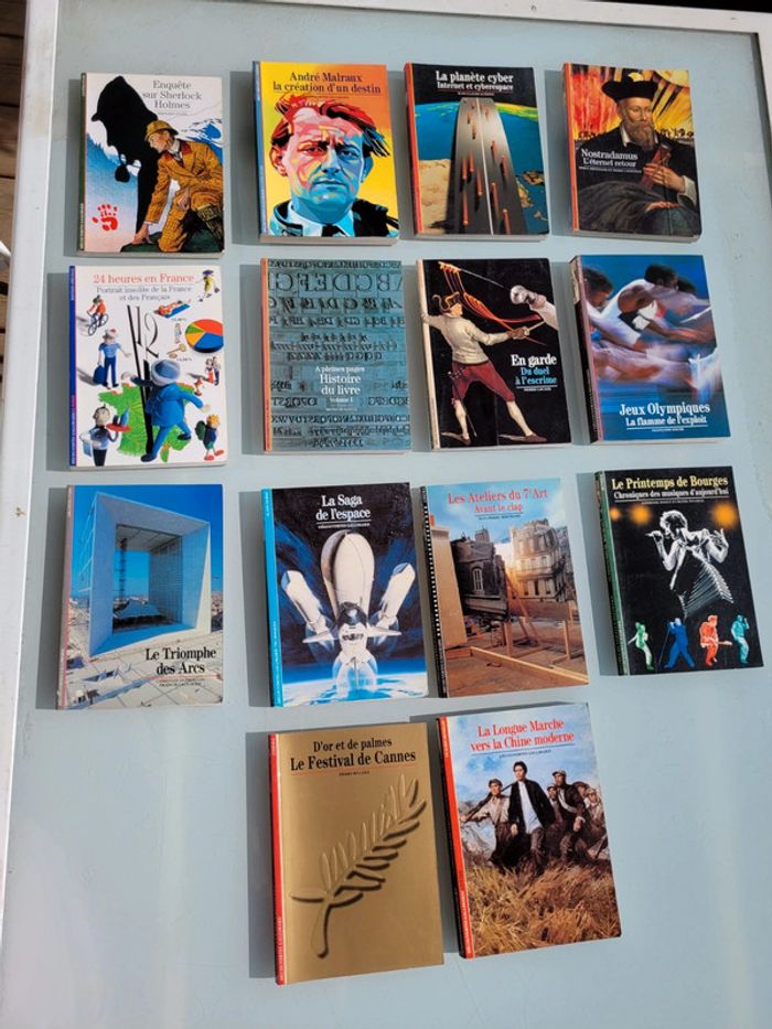 superbe lot de 14 livres Découvertes Gallimard, Nostradamus, Malraux, Sherlock etc