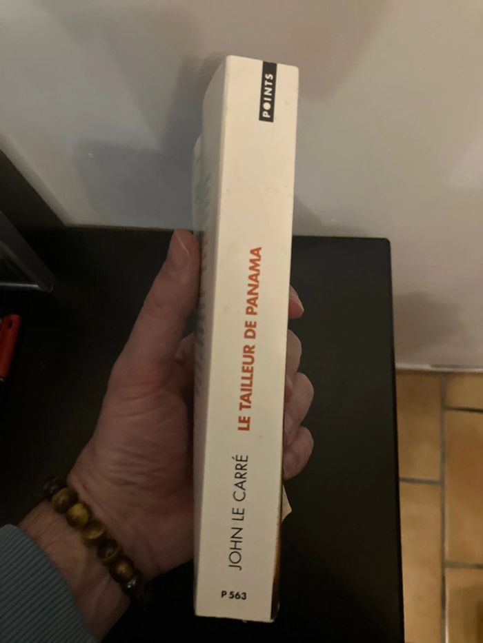Livre. Le tailleur de Panama. - photo numéro 3
