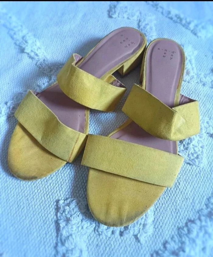 Sandales mules talonnettes jaune citron