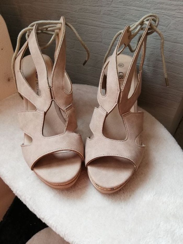 Nu-pieds