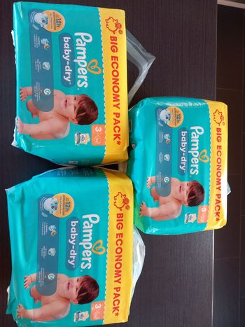 222 couches Pampers Baby Dry taille 3 (6 - 10kg)