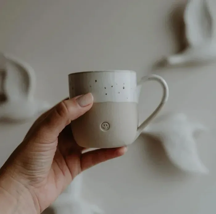 Jolie tasse à cappuccino "smiley" en céramique - NEUVE - photo numéro 3