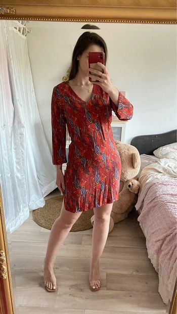 Robe motifs cashemir rouge