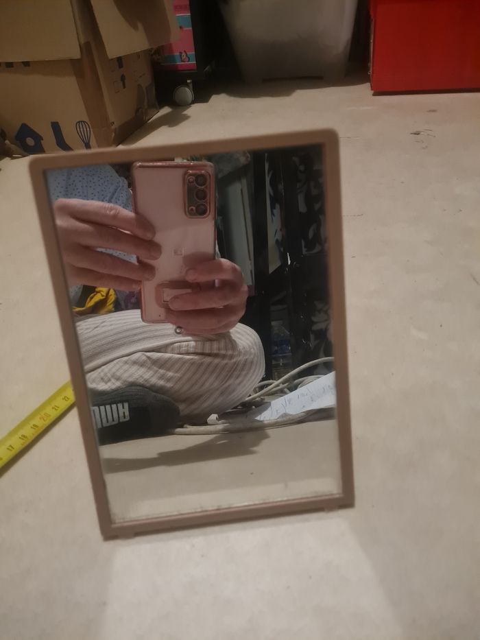 Rangement avec miroir