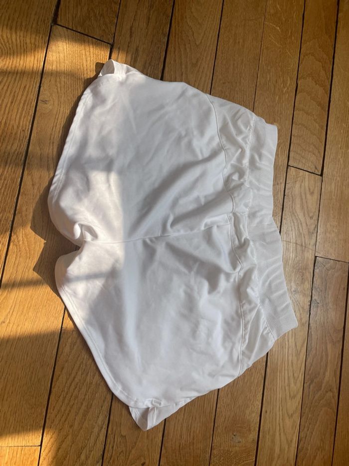 Short de sport blanc - photo numéro 2