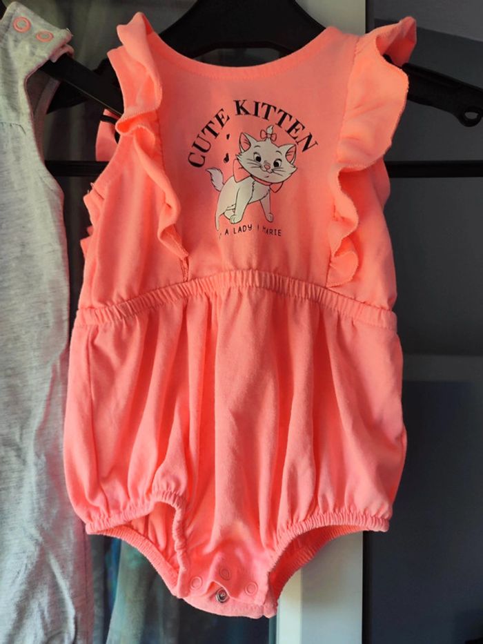 Lot de deux combi short 9 mois - photo numéro 2