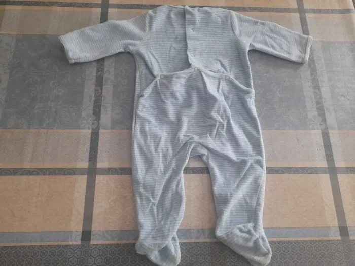 Lot de pyjamas - photo numéro 4