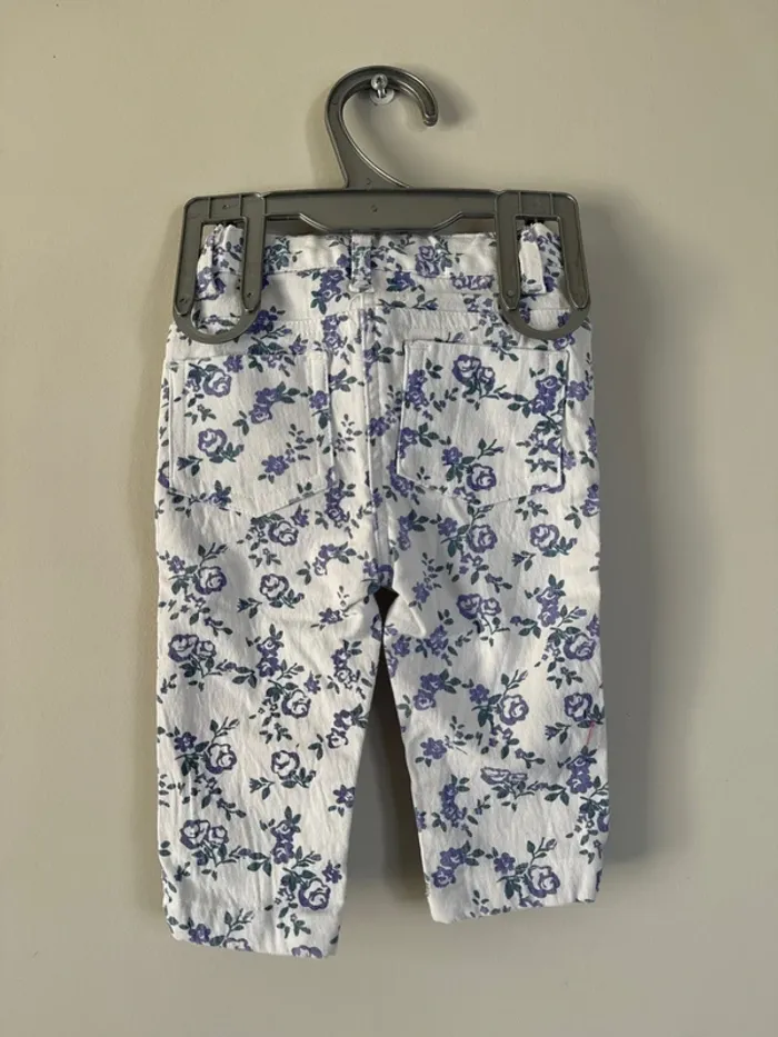 👖 jeans à fleurs - bébé fille - 6 mois - 67 cm - Pommette - très bon état - photo numéro 3