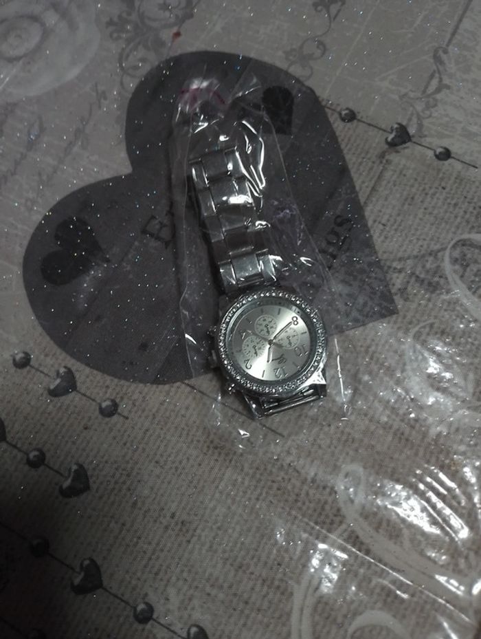 Montre femme - photo numéro 1