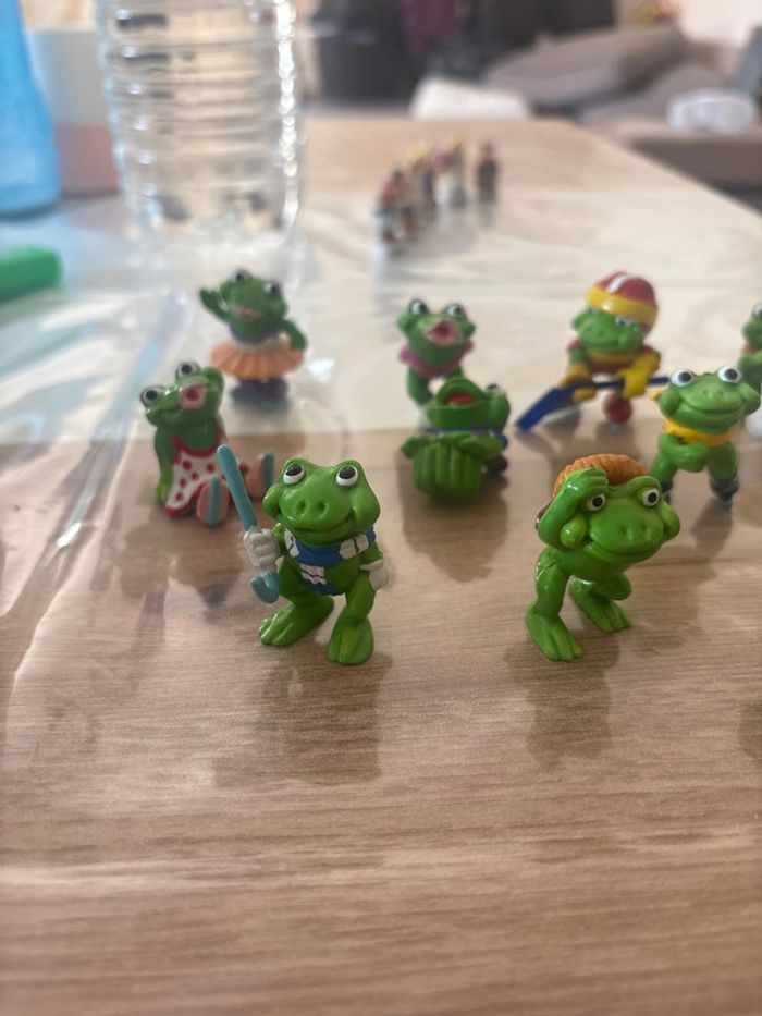 Lot de 11 figurines kinder grenouille 🐸 - photo numéro 2