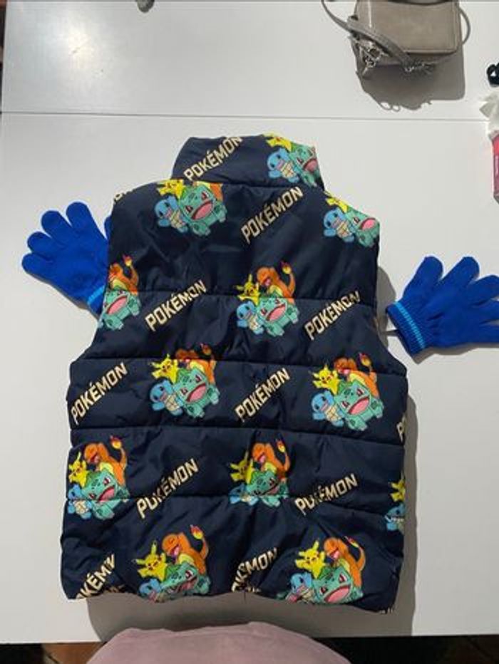 Doudounes sans manche Pokémon H&m enfants taille 5ans - photo numéro 2