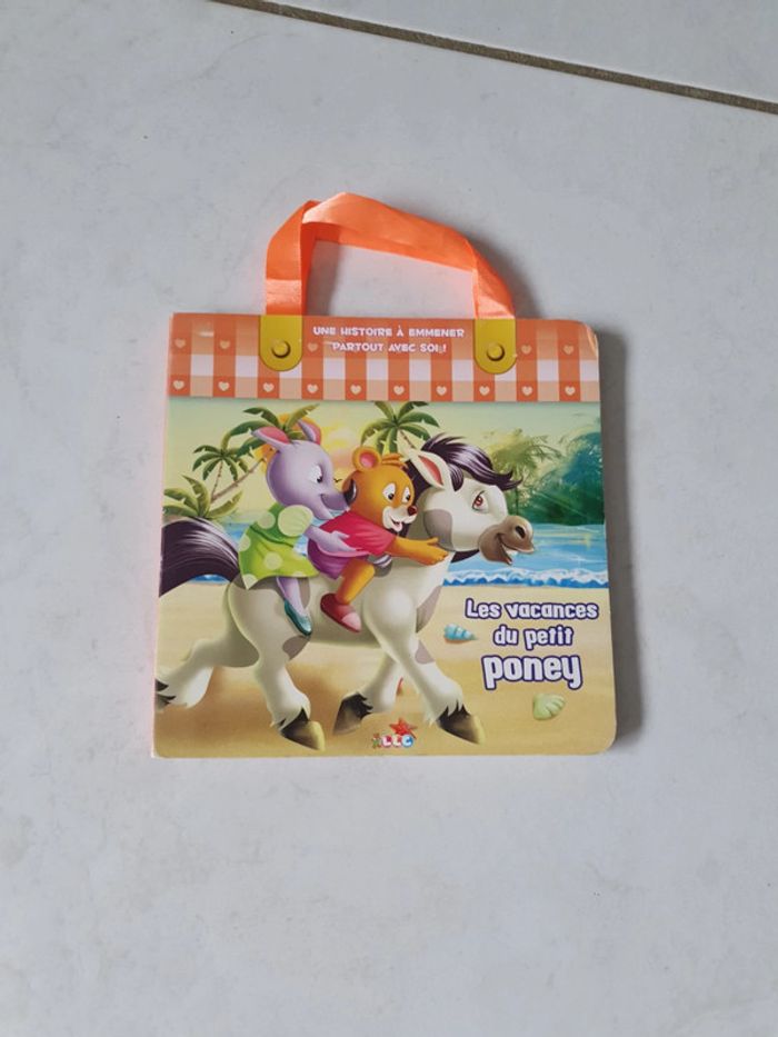 Petit livre enfants les vacances du petit poney VIN - photo numéro 2