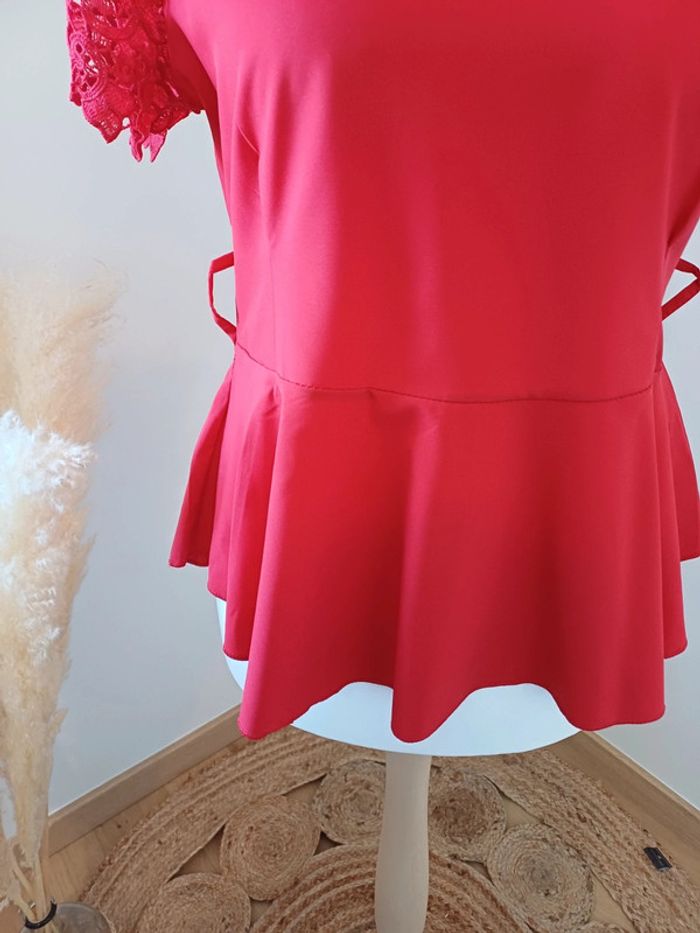 Blouse rouge péplum avec dentelle Viola Moda taille L 40 - photo numéro 4