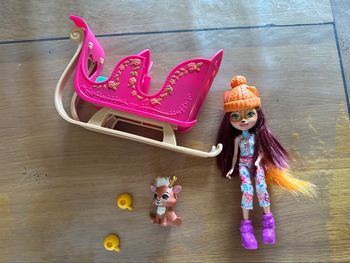 Poupée Enchantimals et son traîneau Mattel